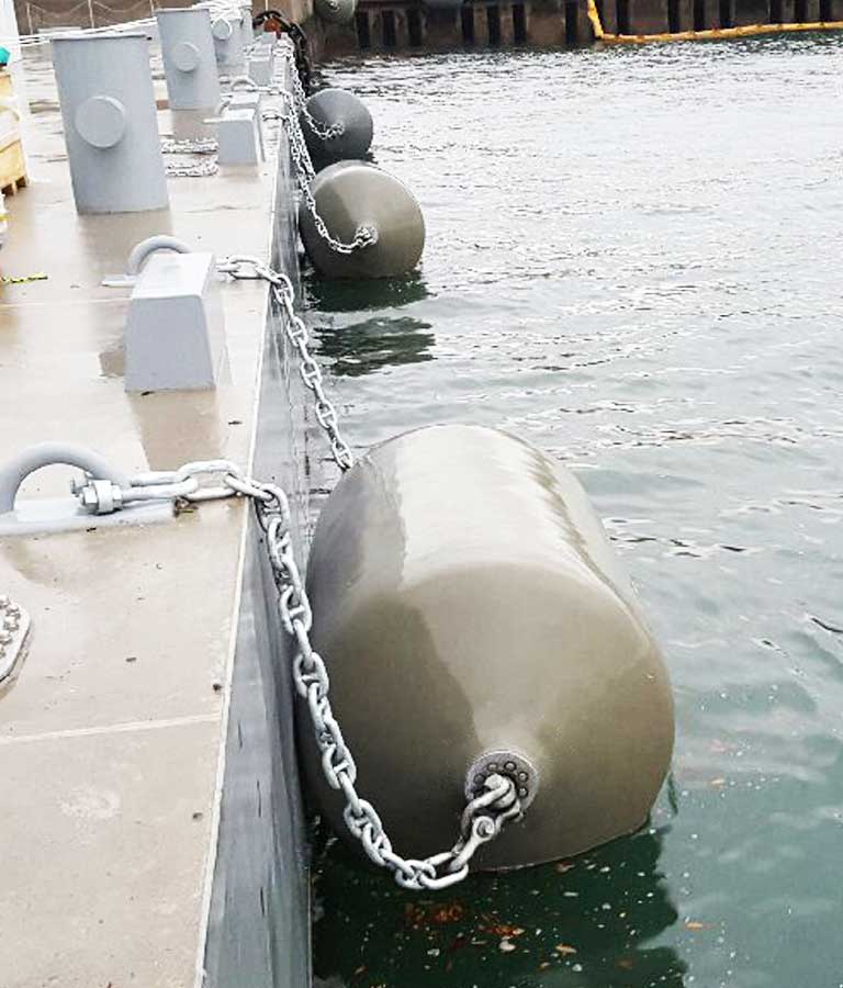南海灰色无轮胎型填充泡沫护舷应用在码头
