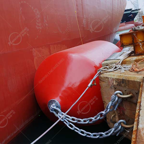 聚氨酯护舷应用于船舶