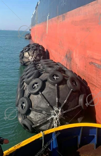 南海充气式护舷